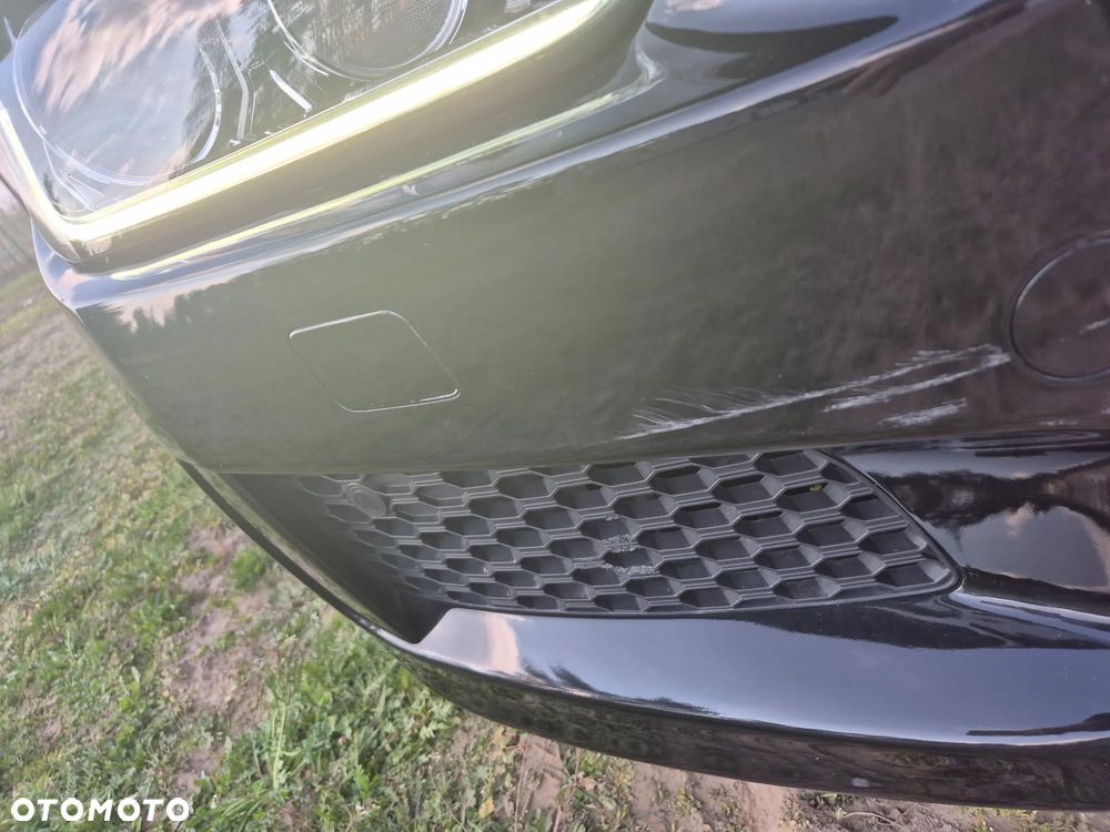 Jaguar XE 2.0 D AWD R-Sport - 10