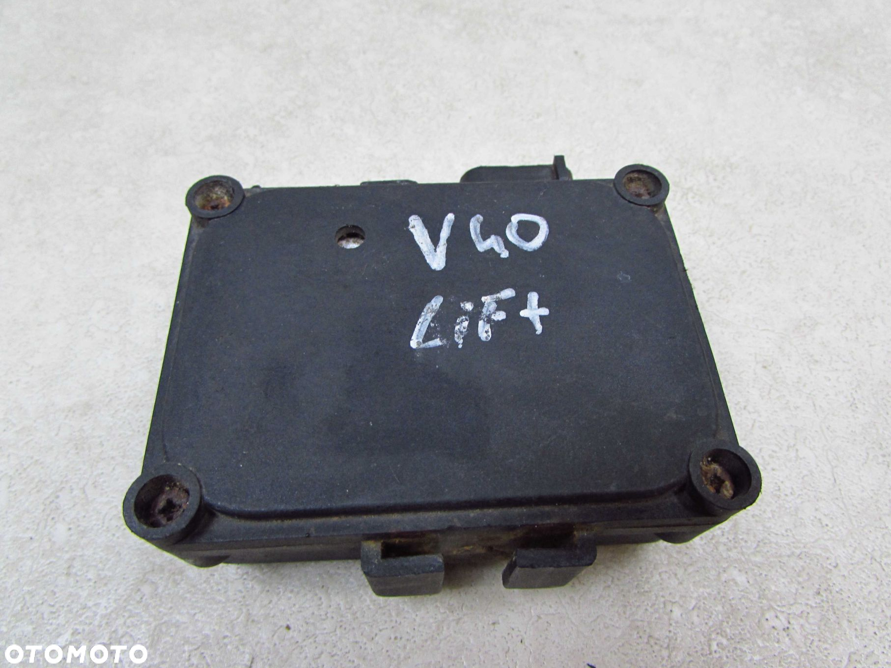 VOLVO S40 V40 96-04 SYRENA ALARMU 352000 - 2