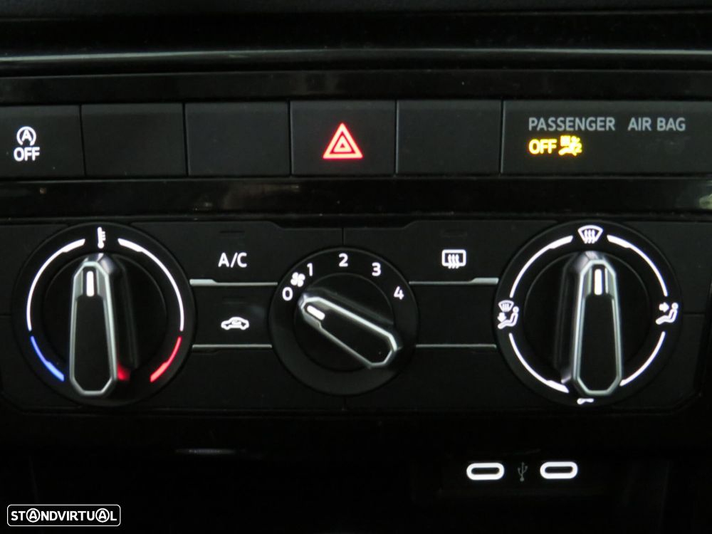 VW T-Cross 1.0 TSI Urban DSG - 46