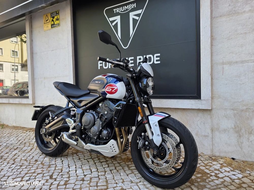 Triumph Trident Triple Tribute - 6