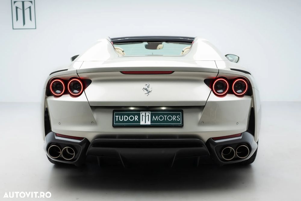 Ferrari 812 - 4