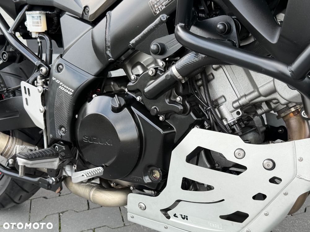 Suzuki V-STROM - 18