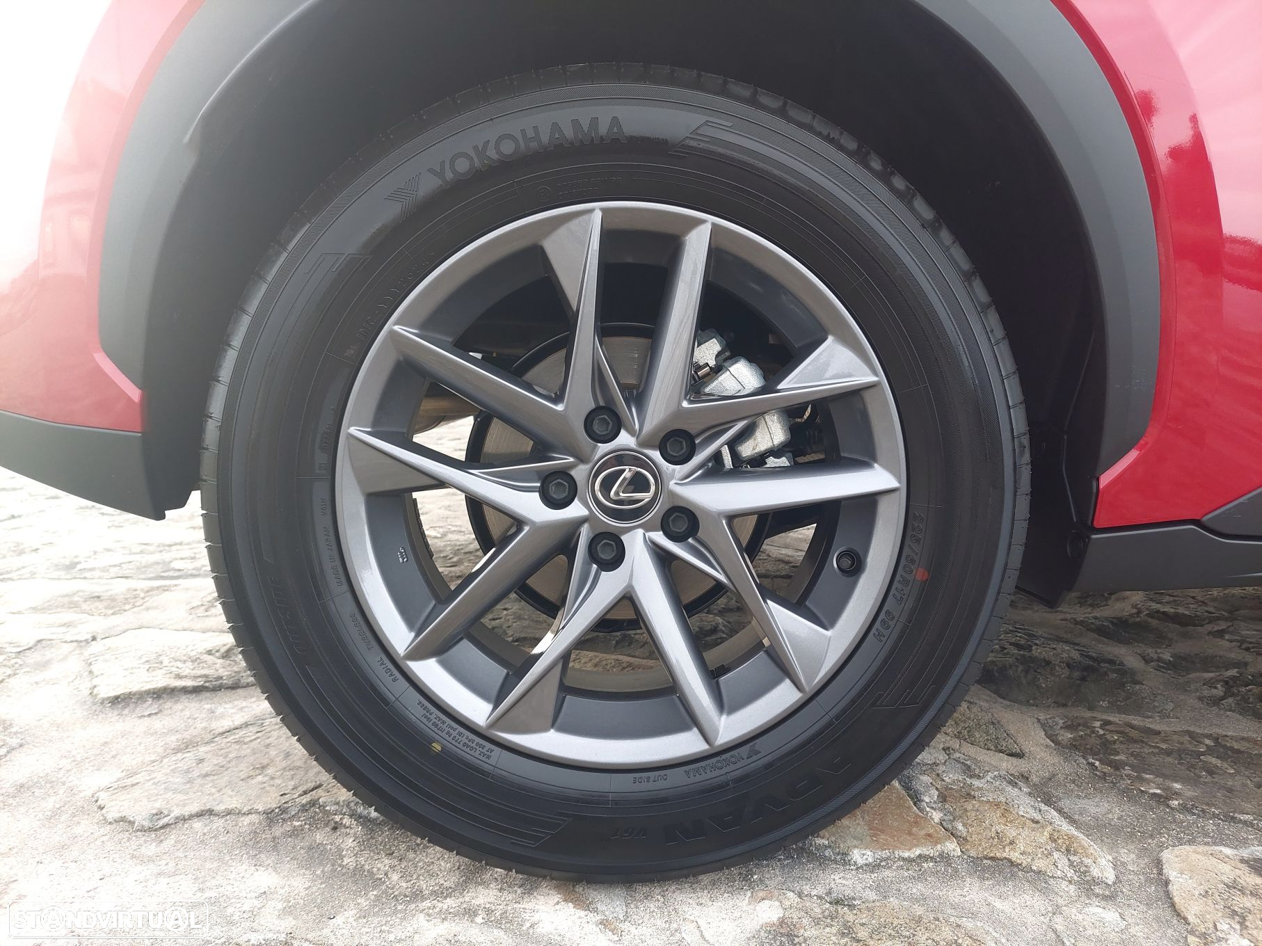 Lexus LBX Standard - 11