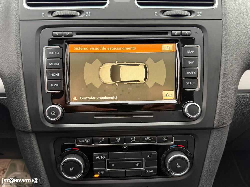 VW Golf 2.0 TDI Highline DSG - 31