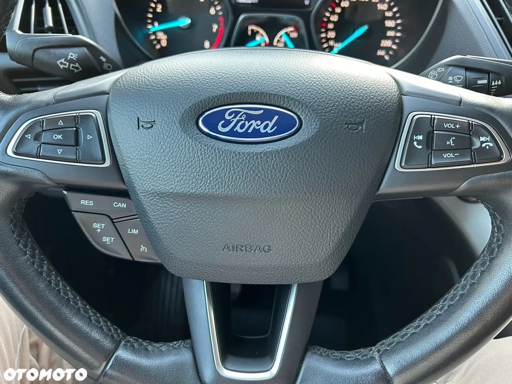 Ford Kuga - 13