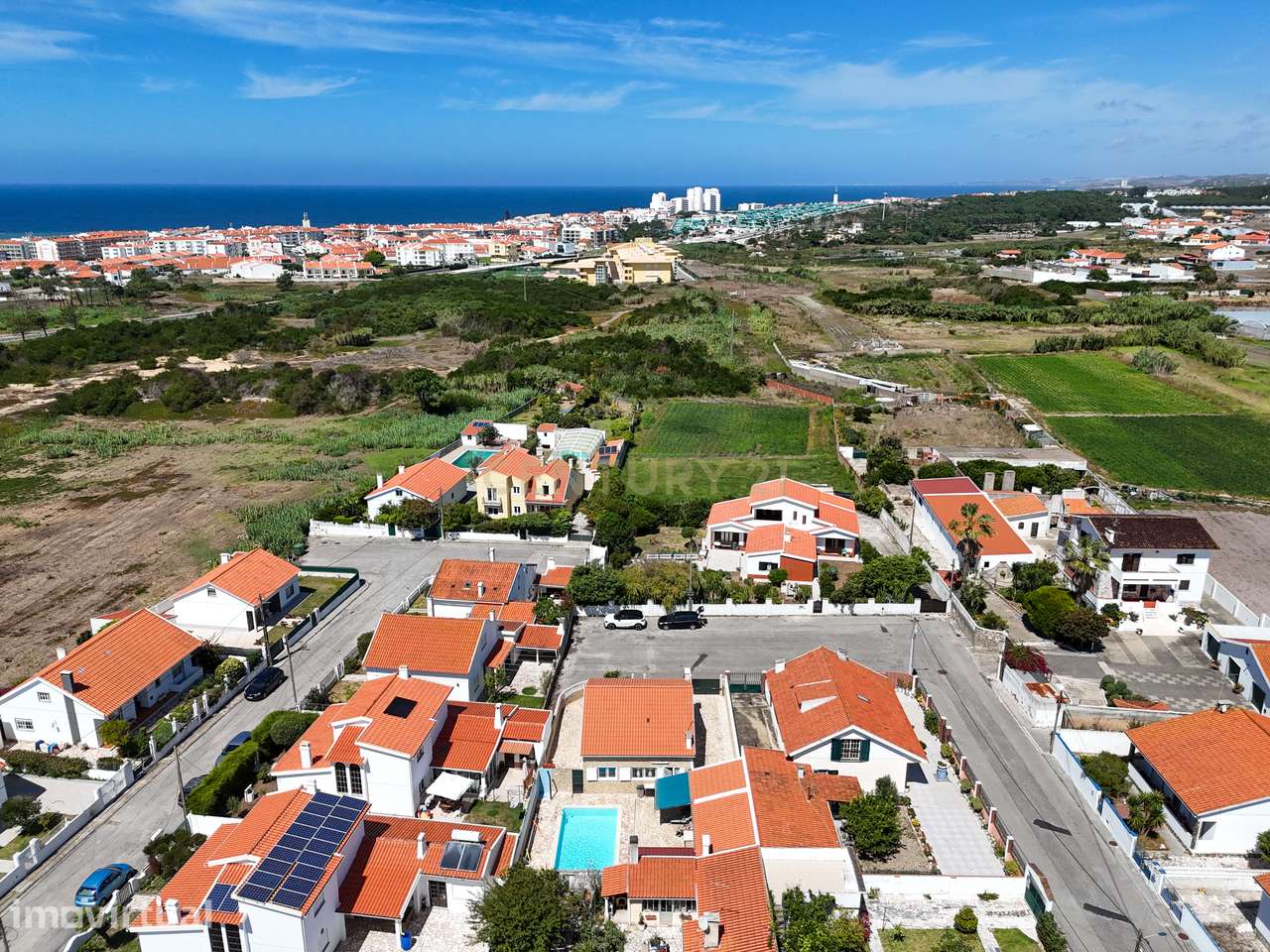 MORADIA TÉRREA T2+2 COM GARAGEM E PISCINA AQUECIDA, NA SILVEIRA, A 5 M - Grande imagem: 4/52