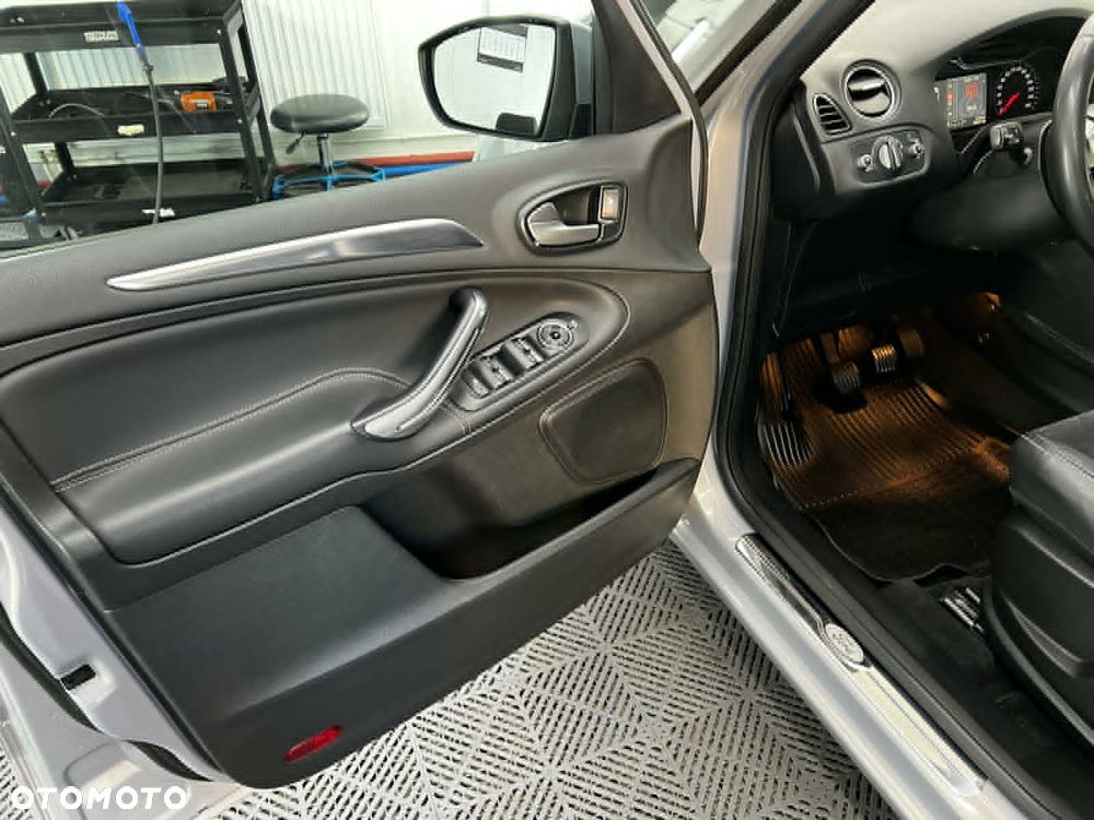 Ford Galaxy 2.2 TDCi DPF Titanium - 20