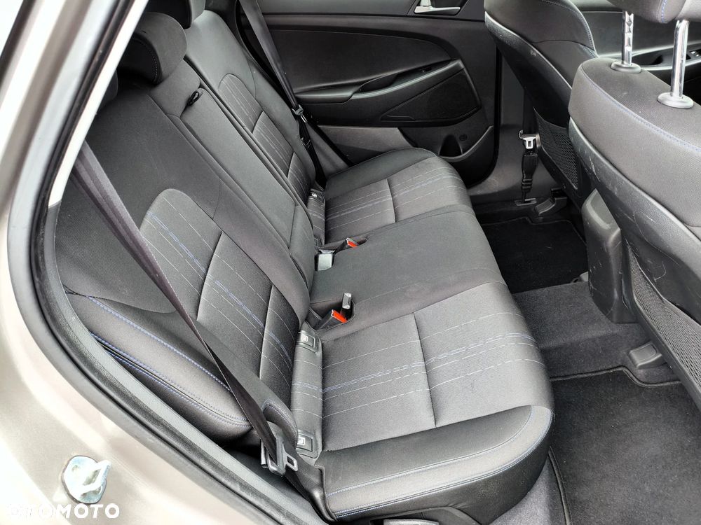 Hyundai Tucson blue 1.6 GDi 2WD Navi - 16