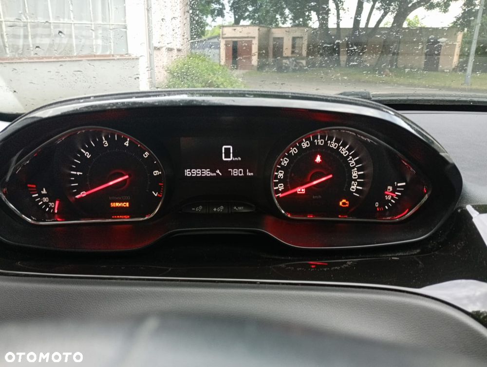 Peugeot 208 PureTech 82 Allure - 6