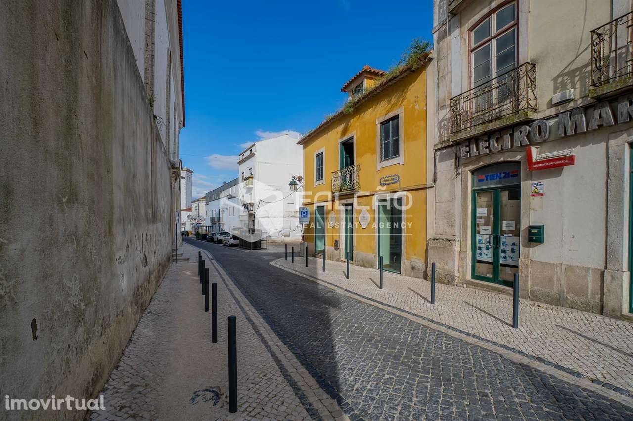 Loja T7+3 Arrendamento em Santarém (Marvila), Santa Iria da Ribeira de - Grande imagem: 3/34