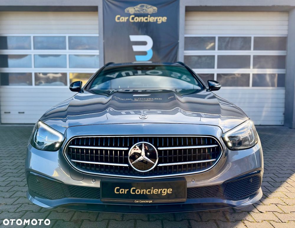 Mercedes-Benz Klasa E 220 d 4Matic 9G-TRONIC Exclusive - 2