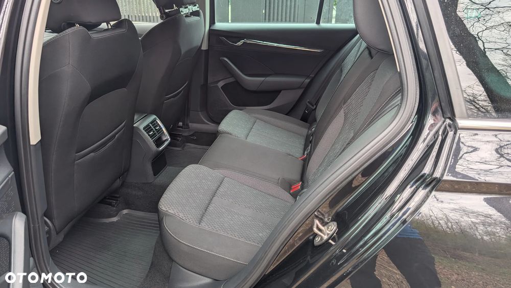 Skoda Octavia 2.0 TDI SCR Style DSG - 17