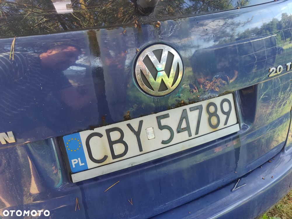 Volkswagen Touran 2.0 TDI Trendline DSG - 9