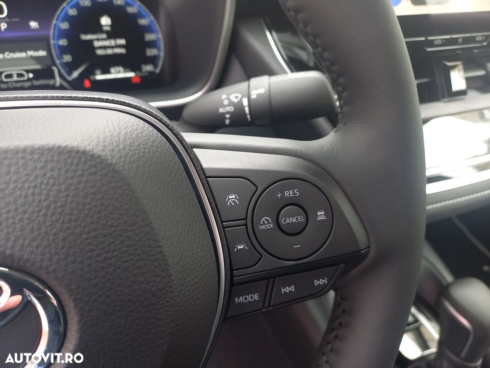 Toyota Corolla 1.8 HSD Business - 19