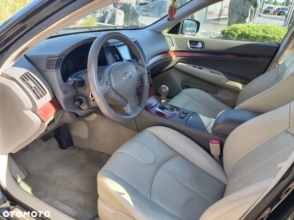Infiniti G G37 AWD - 8