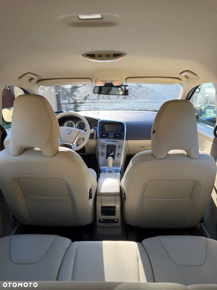 Volvo XC 60 D3 Momentum - 9