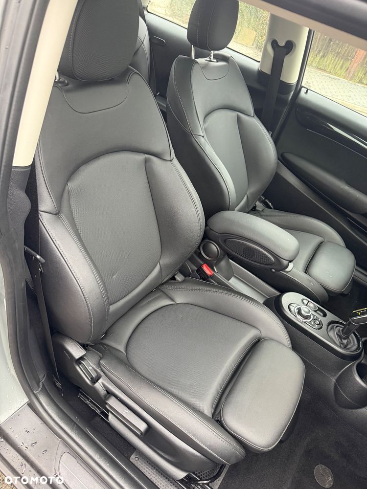 MINI Cooper SE Essential Trim - 23