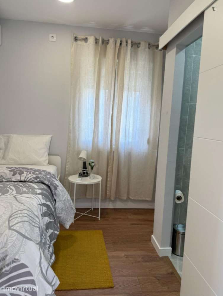 Quarto - localizado em Amadora Lisbon - Grande imagem: 5/28