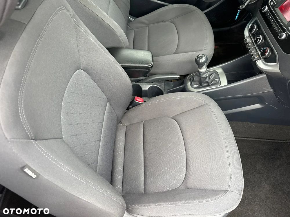 Kia Rio 1.2 L - 20