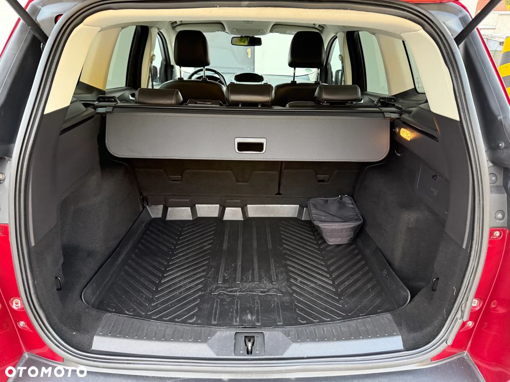 Ford Kuga - 36