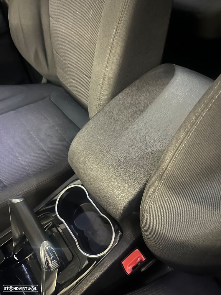 Ford S-Max 2.0 TDCi Titanium 7L - 35