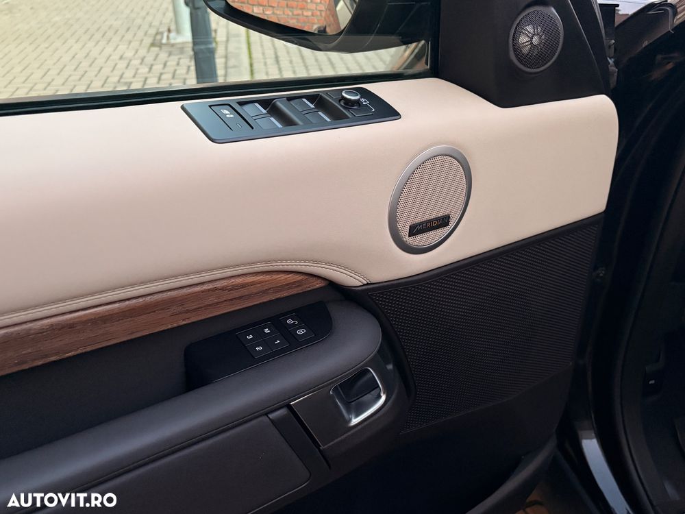 Land Rover Discovery 2.0 L SD4 HSE Luxury - 12