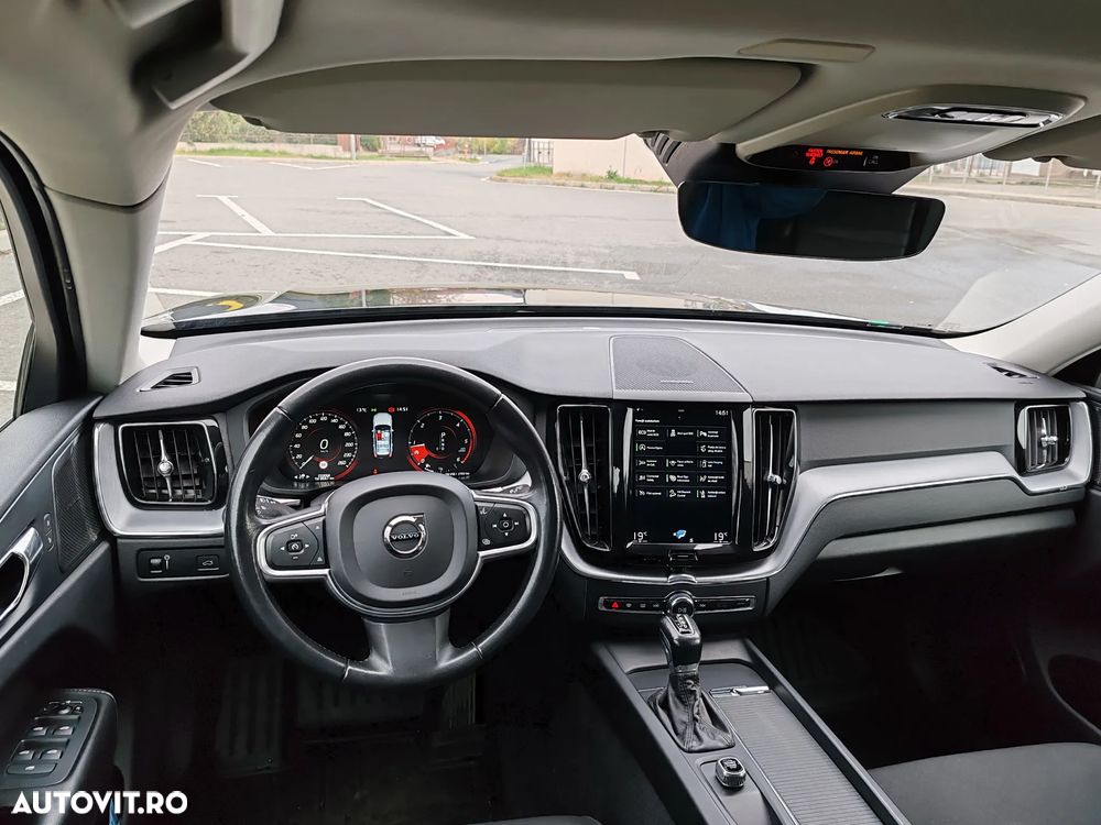 Volvo XC 60 D5 AWD Geartronic Momentum - 9