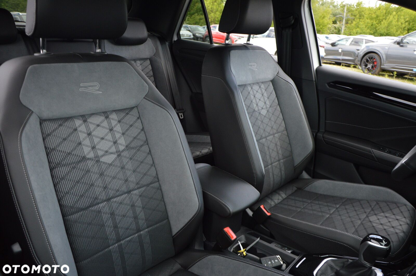 Volkswagen T-Roc - 14