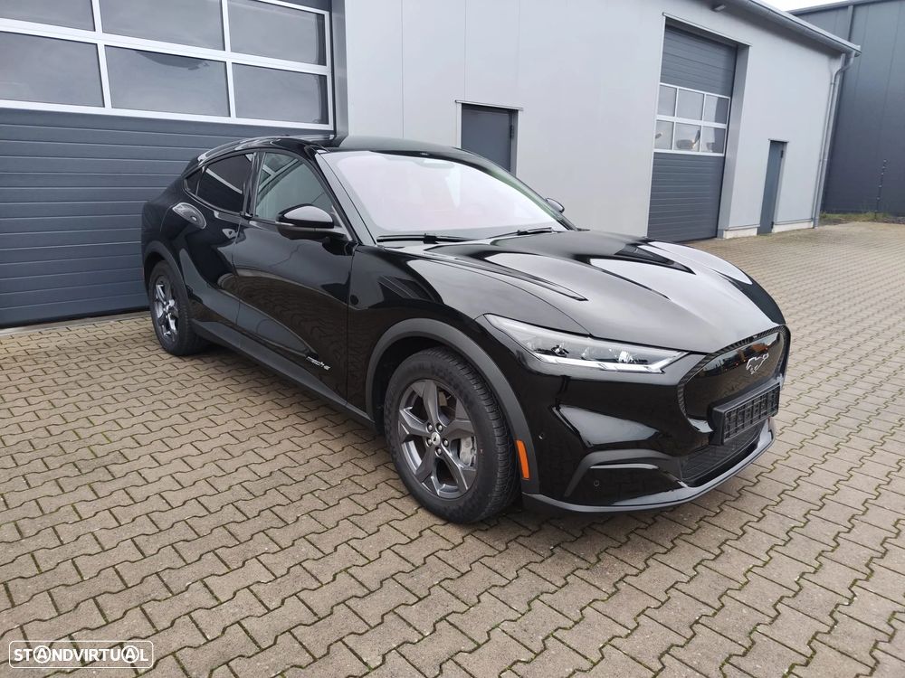 Ford Mustang Mach-E 75.7 kWh Base - 1