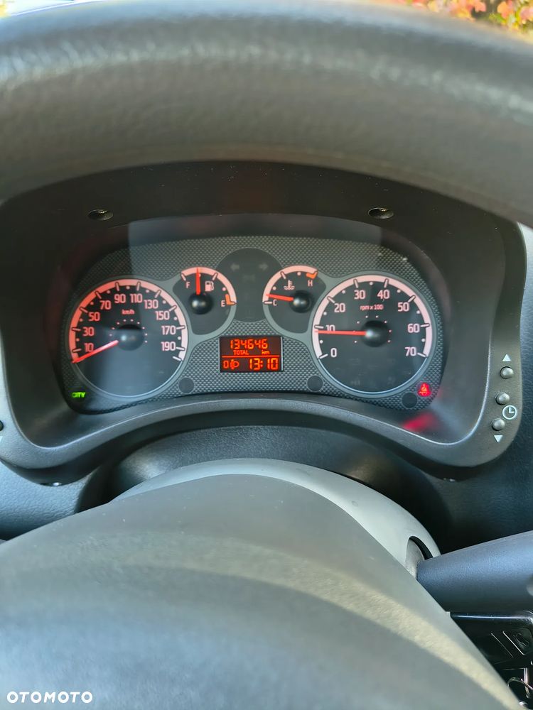 Fiat Panda 2010 photo 2