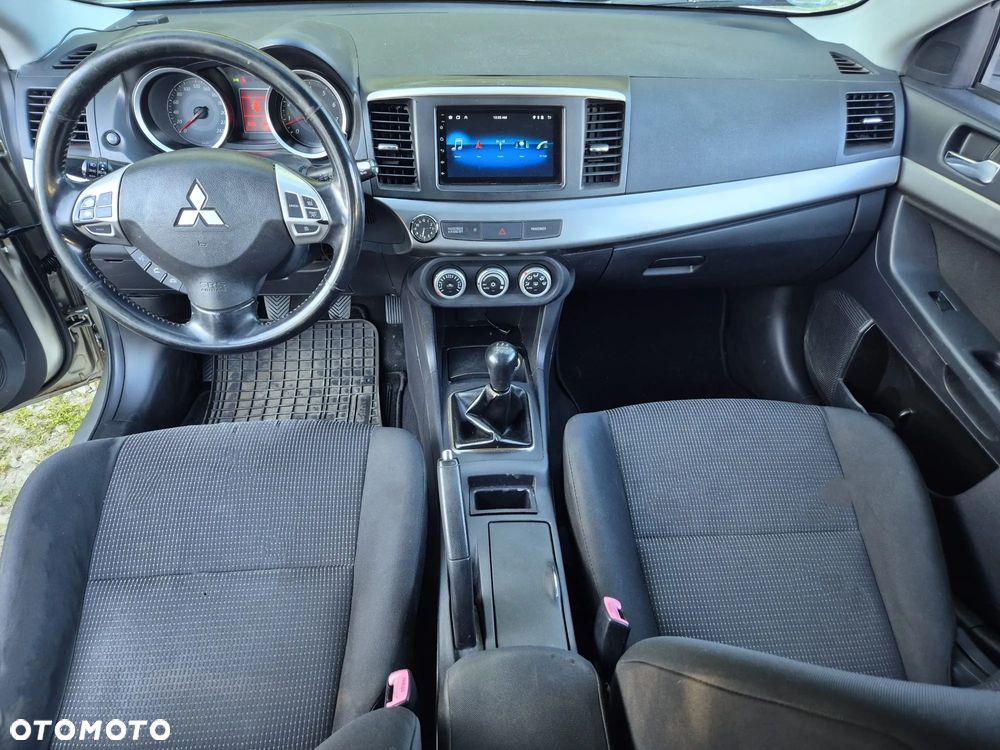 Mitsubishi Lancer 1.8 Inform LPG - 21