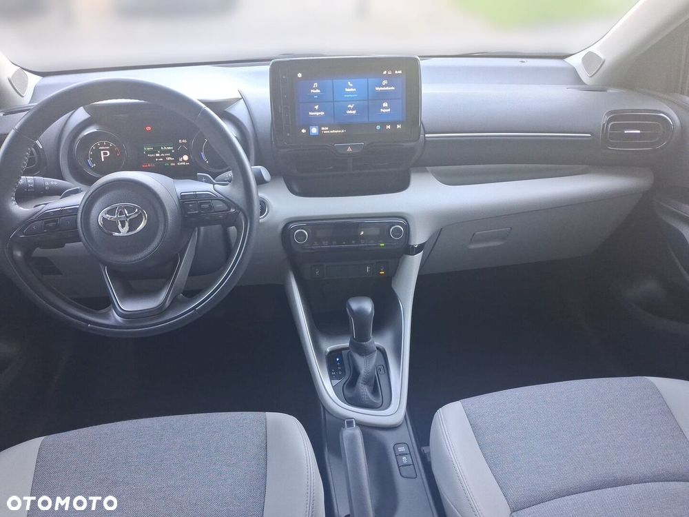 Toyota Yaris 1.5 Executive CVT - 12