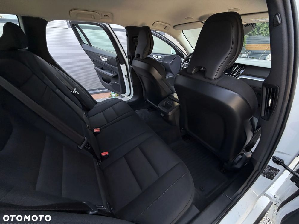 Volvo V60 D3 Geartronic Momentum Pro - 17