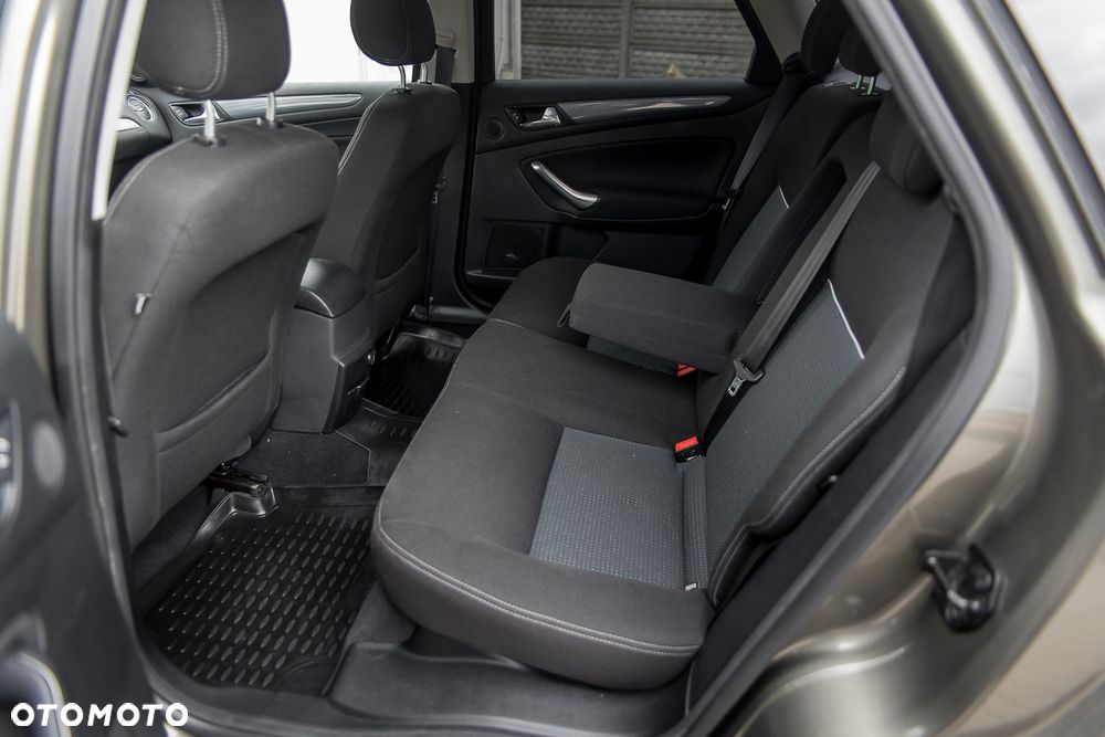 Ford Mondeo - 22