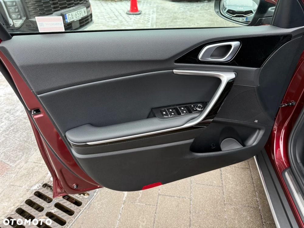 Kia XCeed 1.6 T-GDI Business Line DCT - 14