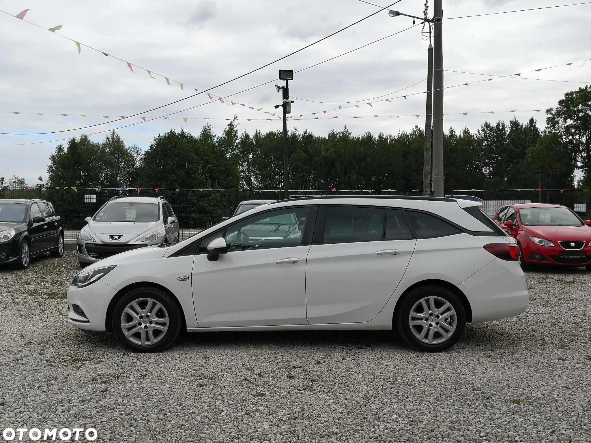 Opel Astra 1.6 D (CDTI) Sports Tourer Edition - 4