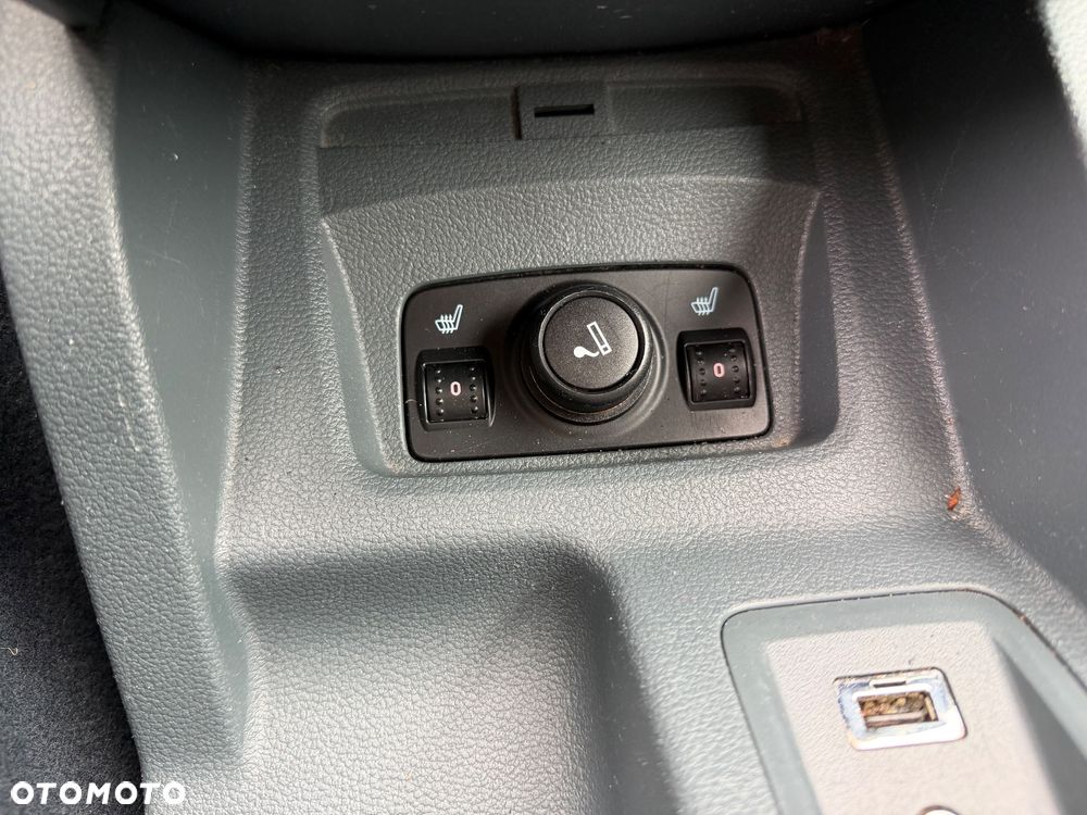 Ford C-MAX 1.6 Ti-VCT Champions Edition - 21