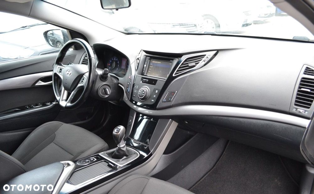 Hyundai i40 Kombi 1.6 Trend - 34