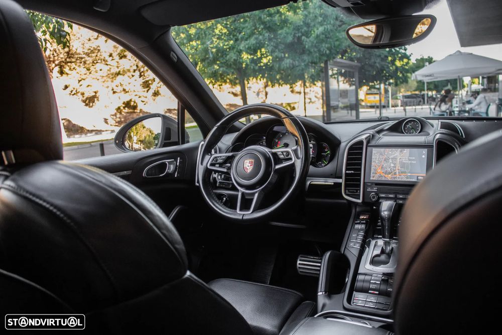 Porsche Cayenne S E-Hybrid - 36