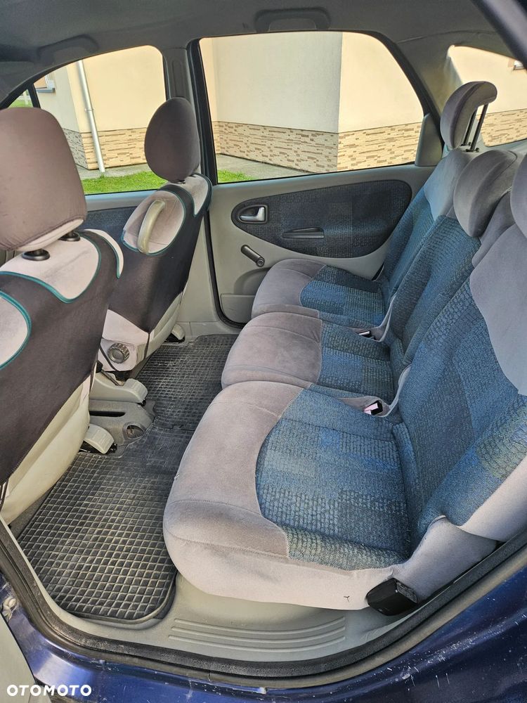 Renault Scenic 1.9 dTi Family - 4