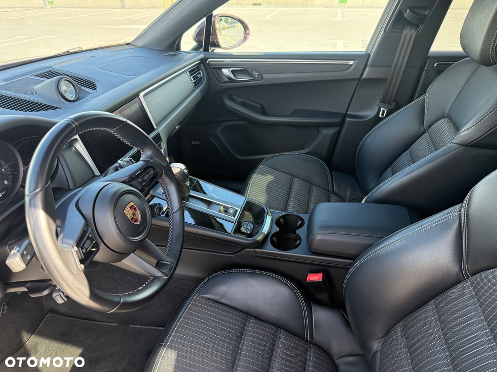 Porsche Macan T - 11