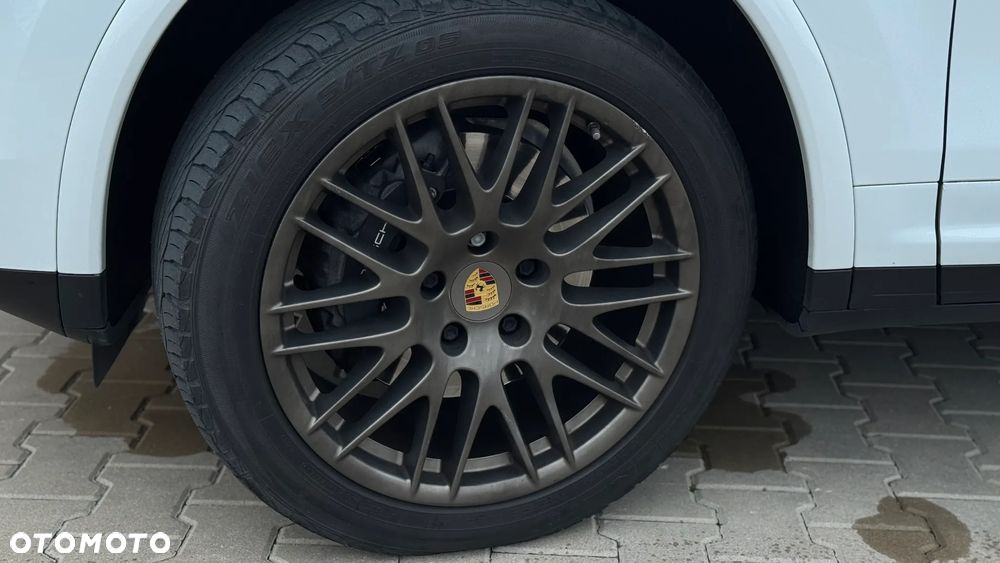 Porsche Cayenne Platinum Edition - 30