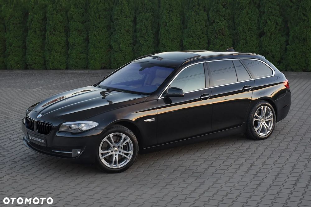 BMW Seria 5 525d Luxury Line - 6