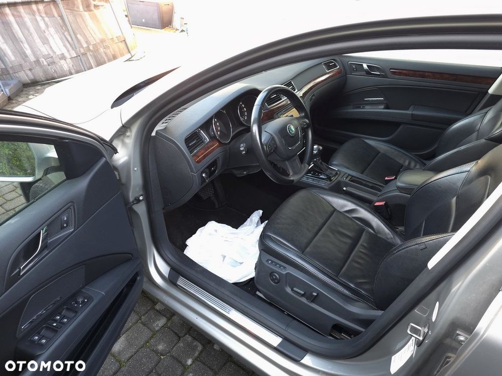 Skoda Superb 2.0 TDI Platinum DSG - 7