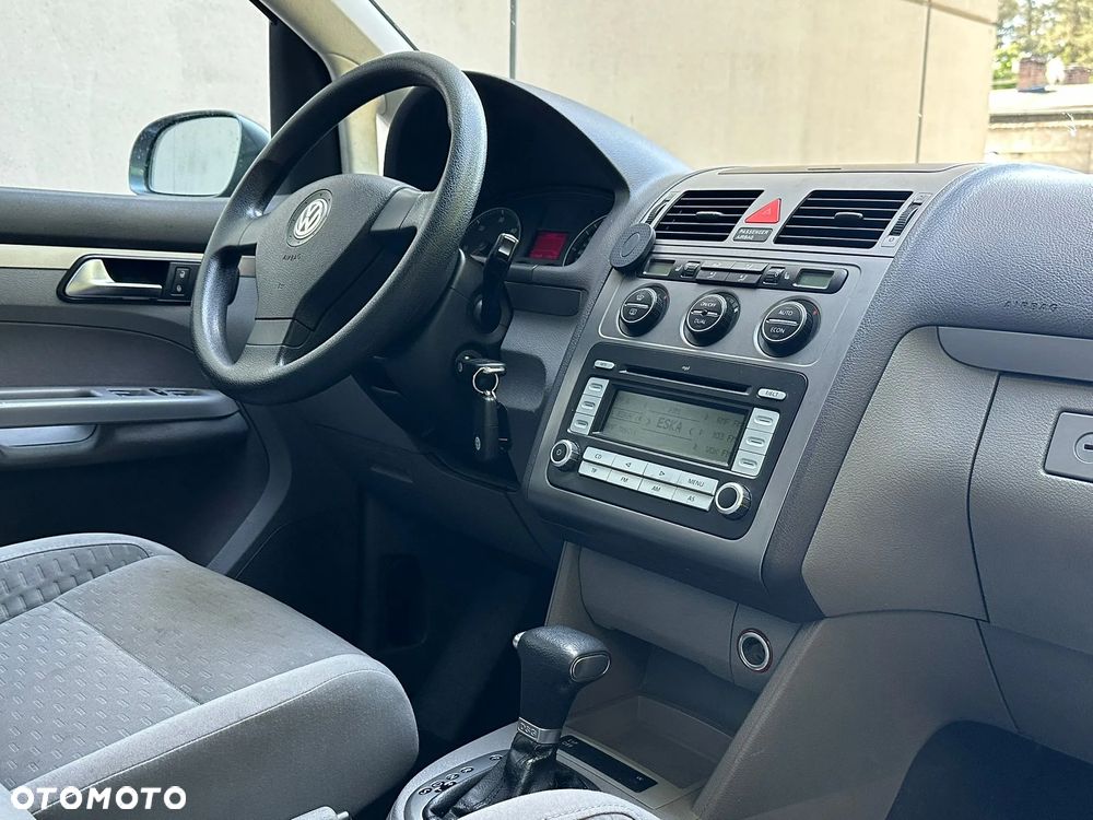 Volkswagen Touran 1.9 TDI DPF DSG Trendline - 6