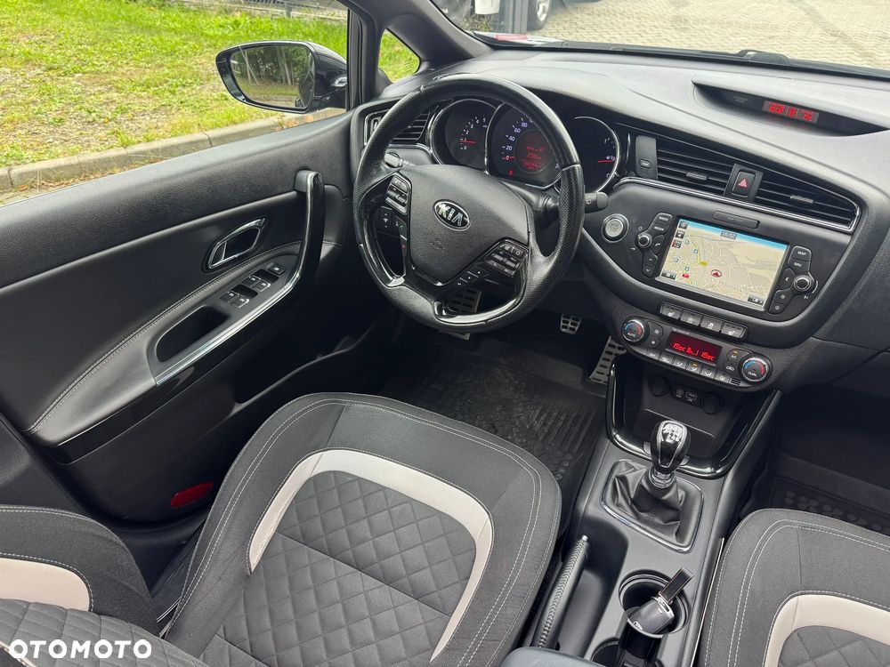 Kia Ceed 1.6 CRDi GT Line - 26