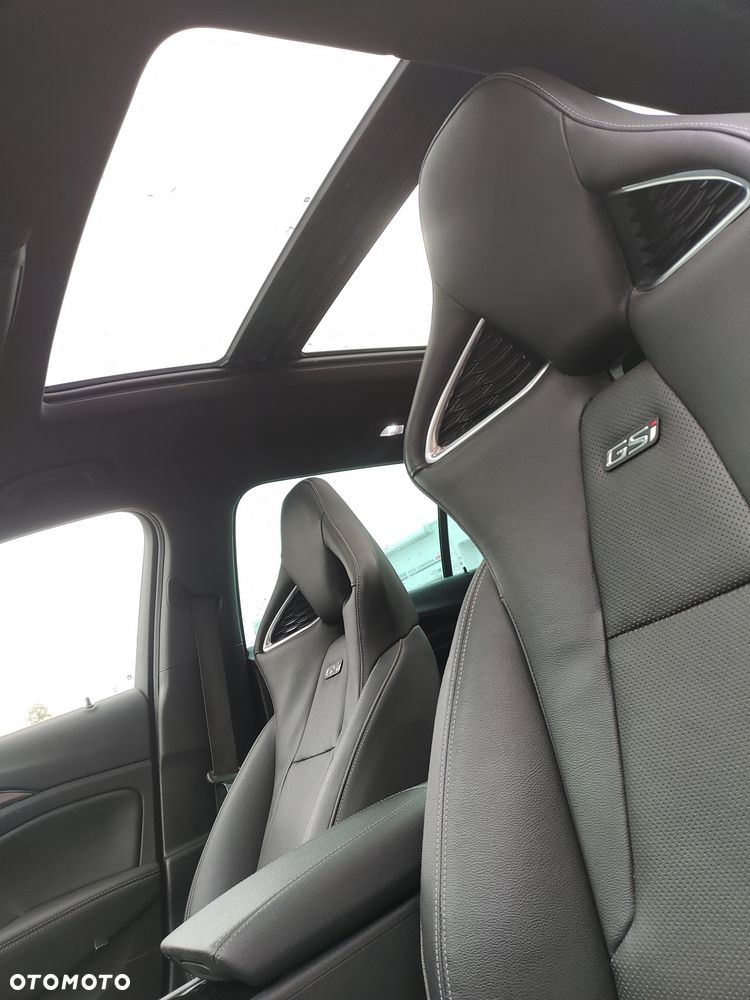 Opel Insignia - 32