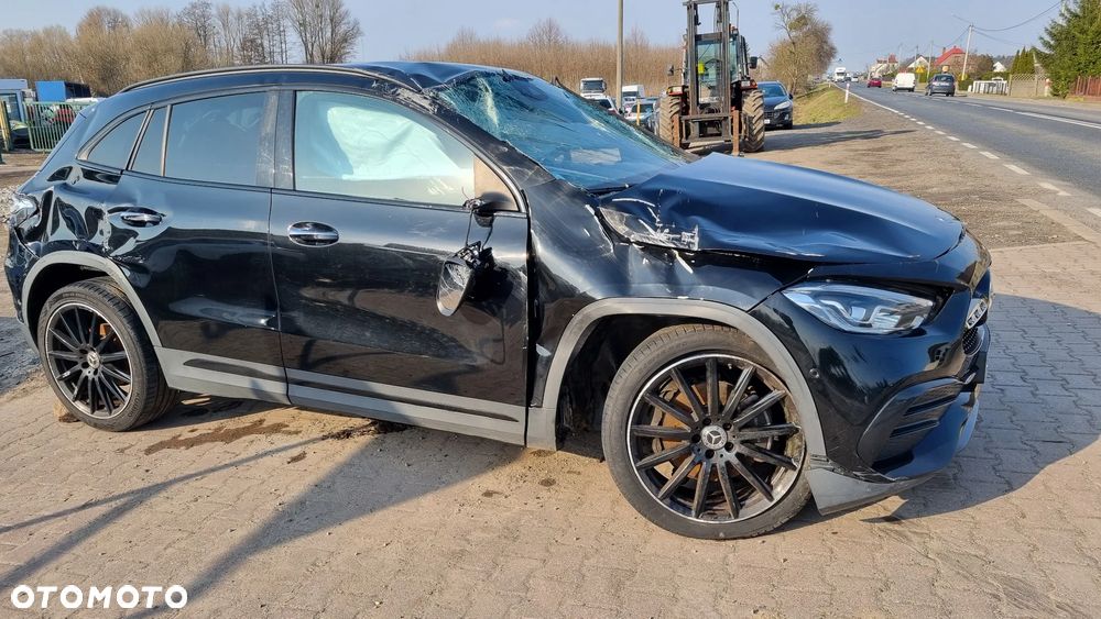 Mercedes-Benz GLA 200 d 4Matic 8G-DCT AMG Line - 1