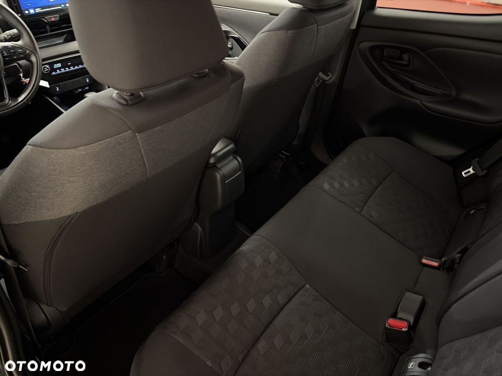 Toyota Yaris Hybrid 1.5 Style - 12