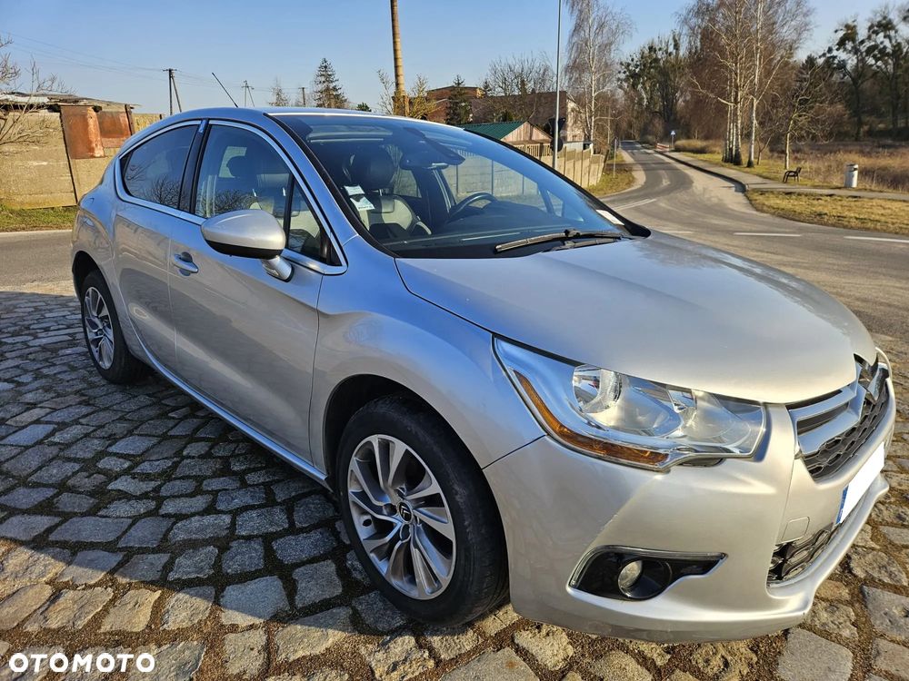 Citroën DS4 e-HDi 110 SoChic - 9